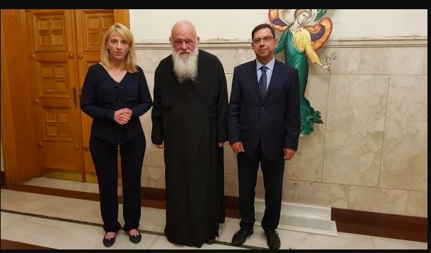 Πάλι η Εκκλησία θα βγάλει το φίδι από την τρύπα! Η Δούρου ζητάει την βοήθεια του Αρχιεπισκόπου